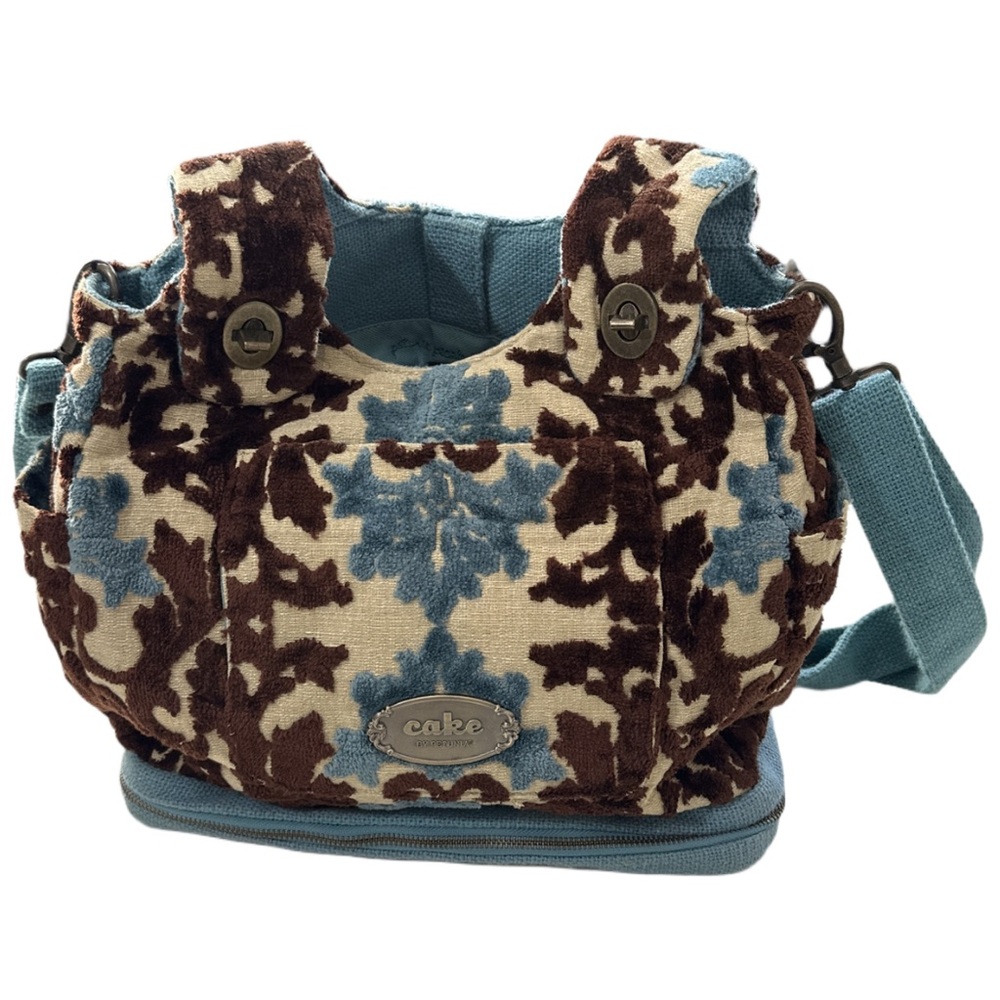 CAKE BY PETUNIA highly functionable designer style picklebottom diaper bag.